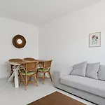 Guestready - Lovely With River View Lejlighed *